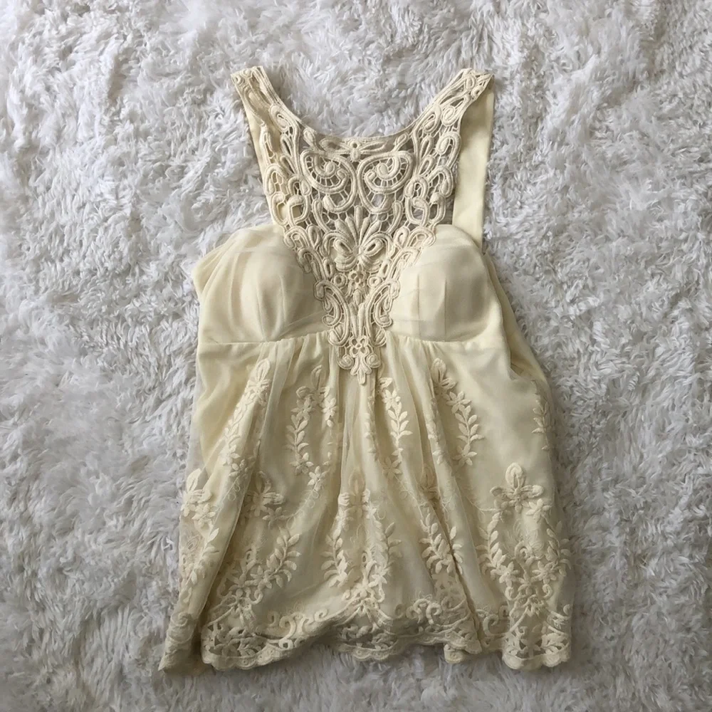 Elegant Lace Trim White Top - Picture 3 of 7